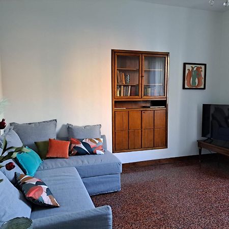 Stella Apartment By Quokka 360 - Past And Present In קומו מראה חיצוני תמונה